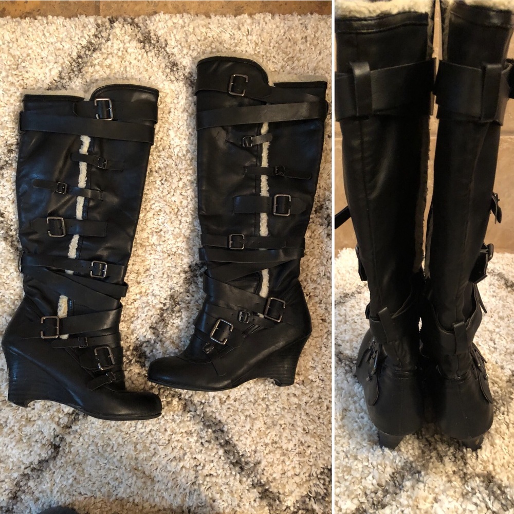 Flirty Black Buckle Boots Lined w/ Faux Fur | 7.5